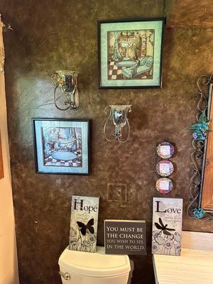 WALL DECOR