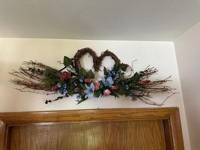 DRIED FOLIAGE SWAG AND WREATH PLUS WALL DECOR