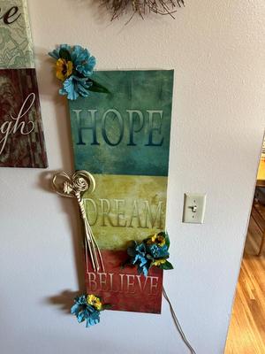 DRIED FOLIAGE SWAG AND WREATH PLUS WALL DECOR