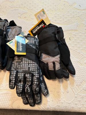 WINTER GLOVES
