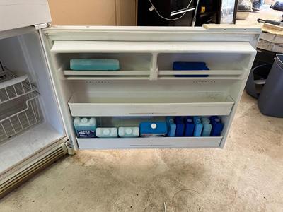 AMANA REFRIGERATOR W/BOTTOM FREEZER