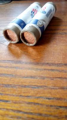 LOT 38 - TWO ROLLS 2009 LINCOLN CENTS