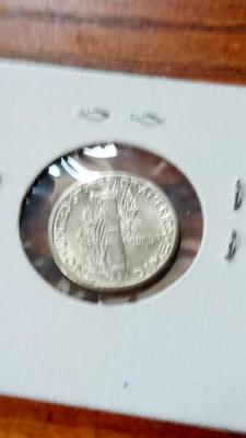 LOT 46 - 1944-D MERCURY DIME