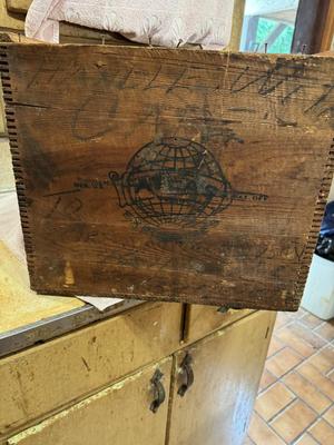 Atlas Powder Box