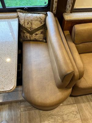 2016 TUSCANY XTE MOTOR COACH WITH ALL THE BELLS AND WHISTLES