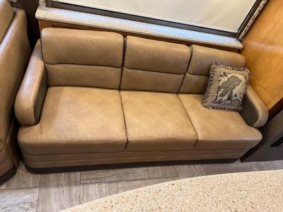 2016 TUSCANY XTE MOTOR COACH WITH ALL THE BELLS AND WHISTLES