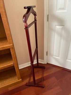 Lot 255 Valet Suit Rack