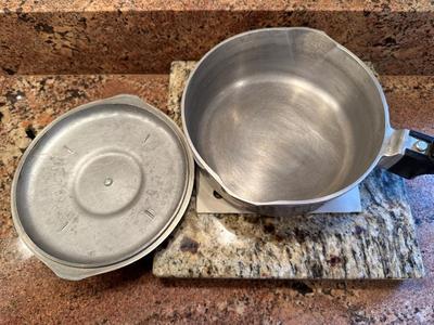 Vintage Magnalite Pot with Handle & Lid Aluminum 2 1/2 qt USA