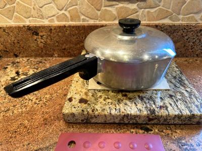 Vintage Magnalite Pot with Handle & Lid Aluminum 2 1/2 qt USA