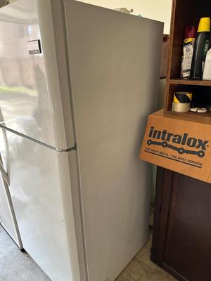 Frigidaire Top Freezer Refrigerator