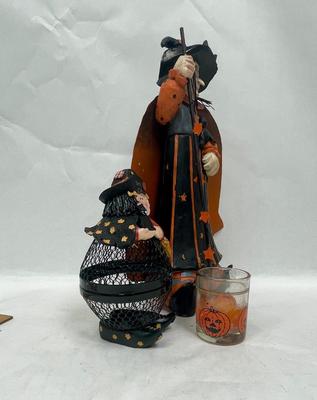 2 Halloween Witches