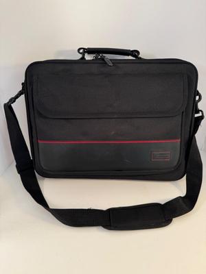Lot 63. Targus Laptop bag