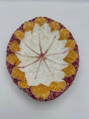 Antique MAJOLICA Begonia Leaf Oval Platter