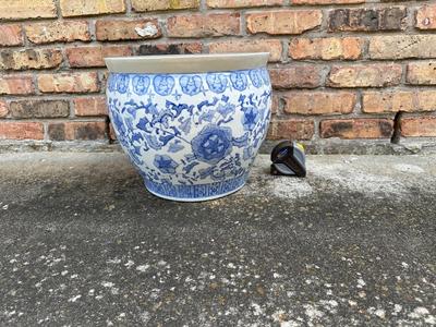 Chinese Blue And White Porcelain Planter