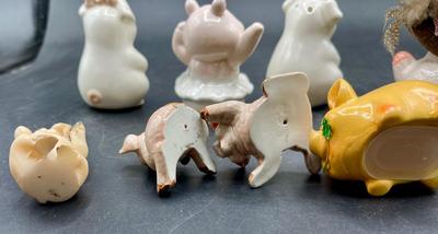 Figurine lot -pigs, piggy, piggies