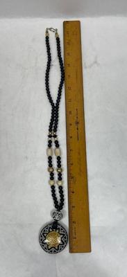 Fashion Jewelry necklace with black & gold pendant