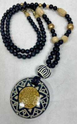 Fashion Jewelry necklace with black & gold pendant