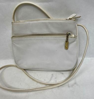 Giani Bernini White Purse
