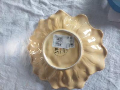 TWO FLOWER DISHES AND PAPERWEIGHT