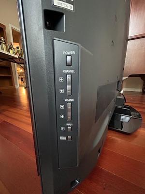 Lot 95. Sony Bravia TV 52" LCD