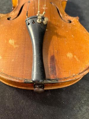 Lot 99. Vintage Violin Bundle
