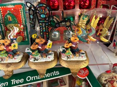 Lot 106. Chirstmas Assortment