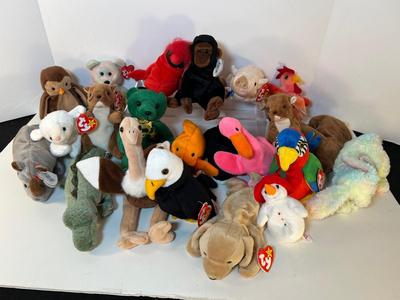 Lot 109. Ty Beanie Babies Bundle