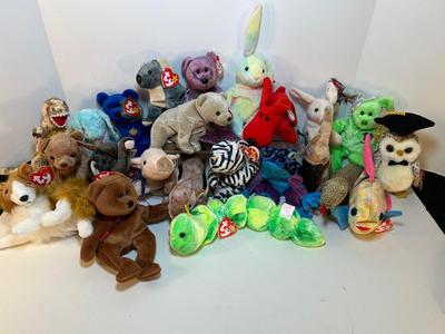 Lot 116. Ty Beanie Babies Bundle