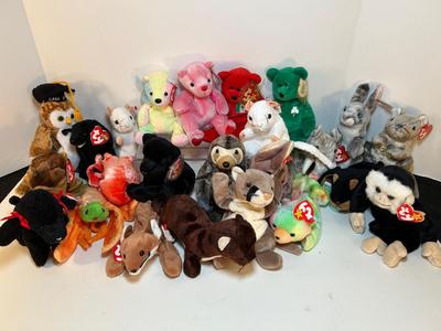 Lot 117. Ty Beanie Babies Bundle