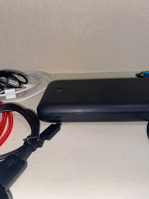 TECHNIC PRO PORTABLE DEVICE CHARGER WITH ALL THE CORDS NEEDED