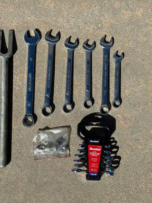 VARIETY OF HAND TOOLS (1)