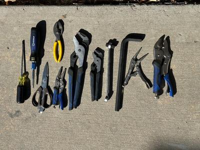 VARIETY OF HAND TOOLS (2)