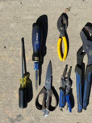 VARIETY OF HAND TOOLS (2)