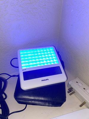 PHILLIPS GOLITE, WIRELESS CHARGER AND SEVERAL POWER ADAPTERS