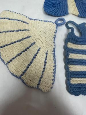Vintage Knitted Potholders and trivet
