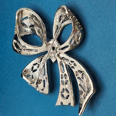 KJL Pin - Kenneth Jay Lance