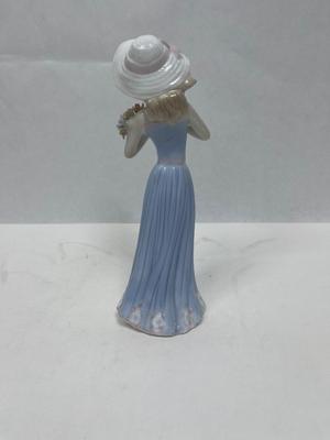 House of Lloyd Porcelain Figurine: Girl with Sun Hat and Flowers