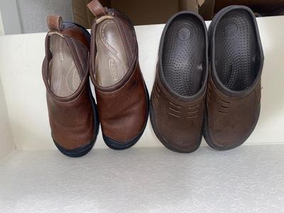 MENS KEEN AND CROC’S SIZE 11