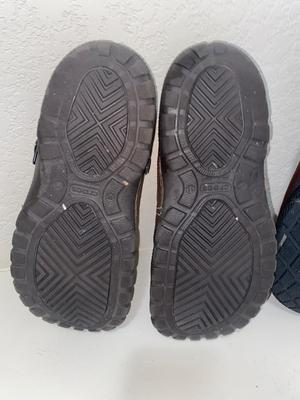 MENS KEEN AND CROC’S SIZE 11