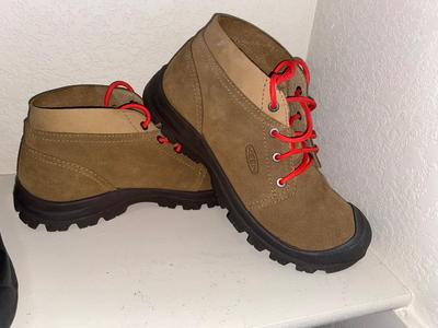 VERY NICE MEN'S KEENS SIZE 11