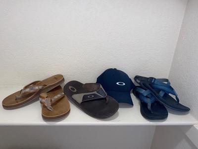 3 PAIR OF MEN’S FLIP FLOPS SIZE 11 & HAT