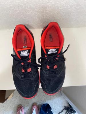 MEN’S NIKE CROSS TRAINERS AND BROOK’S TENNIS SHOES