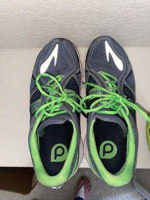 MEN’S NIKE CROSS TRAINERS AND BROOK’S TENNIS SHOES