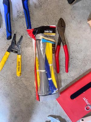 ALL SORTS OF EVERYDAY POWER CORDS