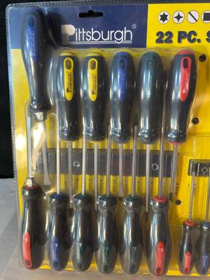 Lot 5. Screwdriver Set. 22 pcs