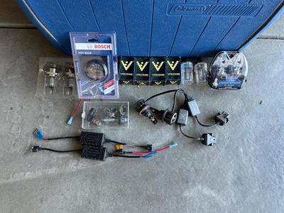 LARGE LOT OF HEADLAMP LIGHTS AND BOSCH FUEL GAUGE FST 8219