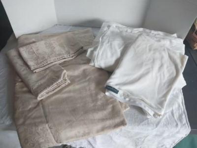 QUEEN SHEET SET WITH DUVET