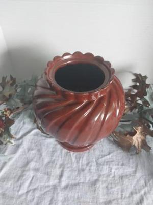 VASE / PLANTING POT
