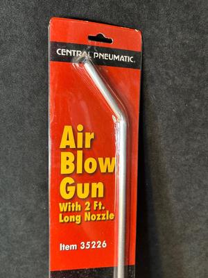 Lot 33 Pneumatic Air Blow Gun and tool oil