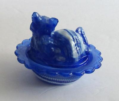Small Mosser Glass Cat Covered Salt, Blue Slag